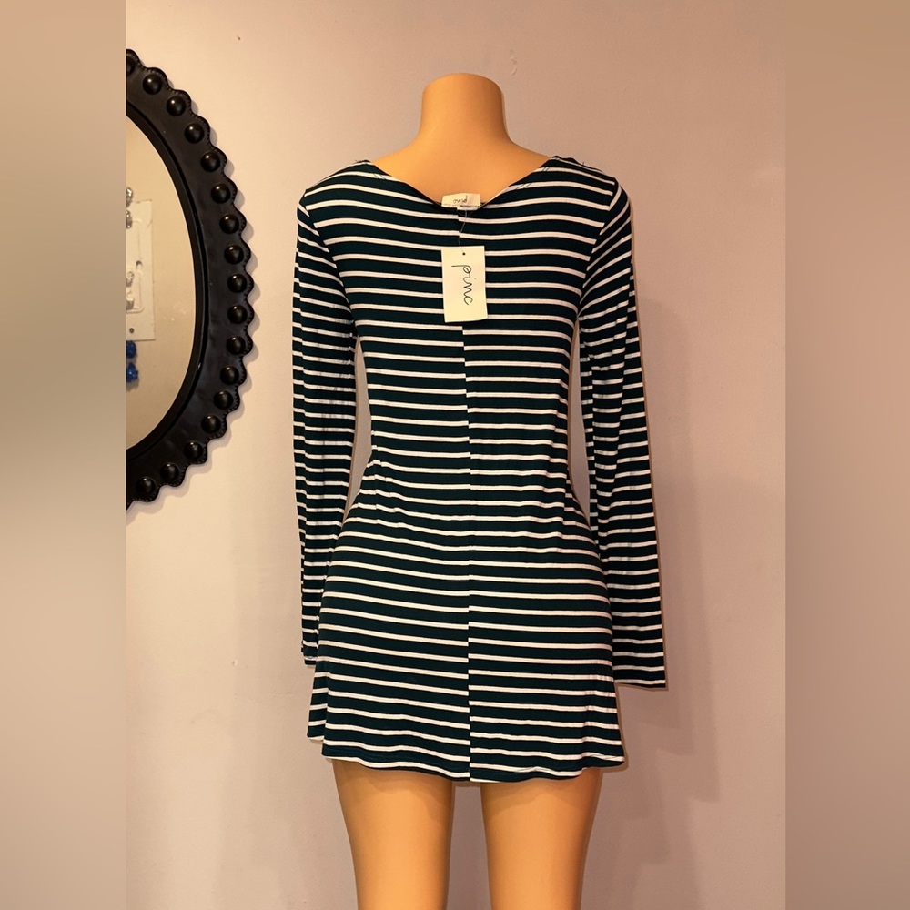 NWT PINC WOMEN’S DRESS SIZE M LONG SLEEVE